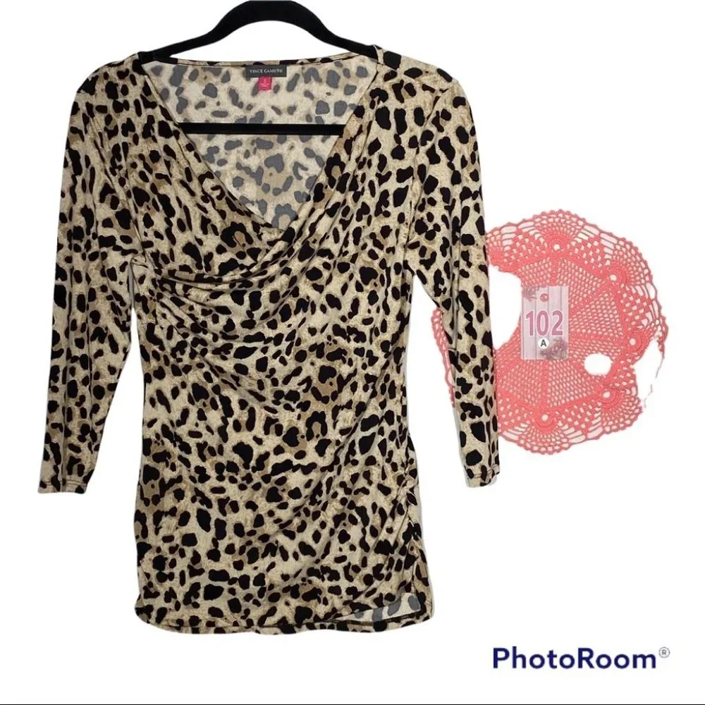 Vince Camuto Leopard Print 3/4 Sleeves Top - Picture 1 of 7